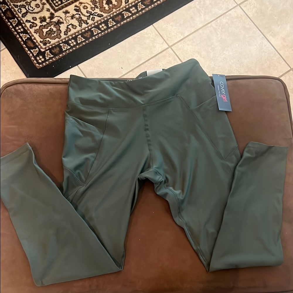 Cover Girl Army Green Athletic Leggings Size Large New With Tags